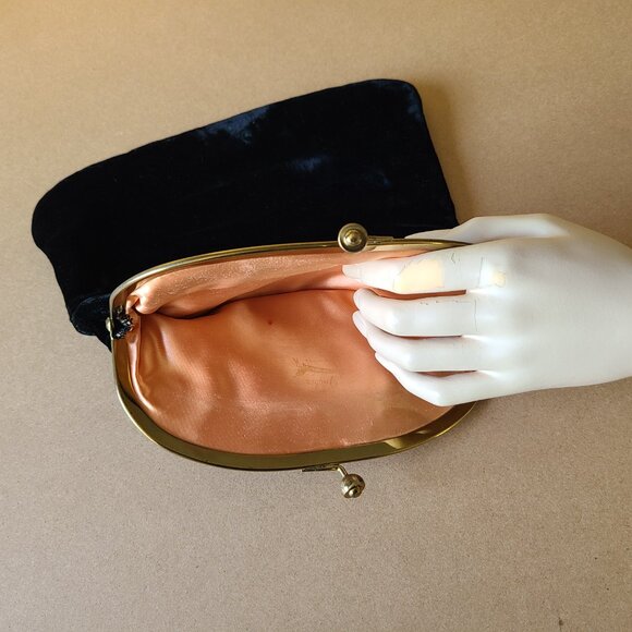 Vintage Velvet Clutch Purse - Picture 5 of 6